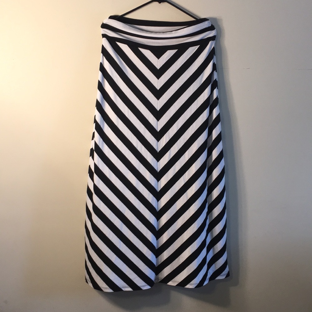 Black and white stripe skirt